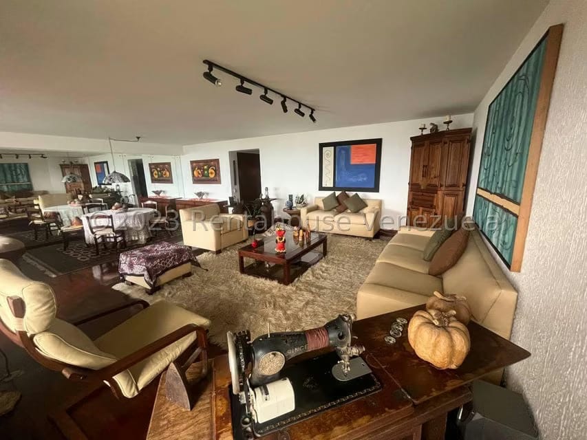 Apartamento (1 Nivel) en Venta en Lomas de Prados del Este, Distrito Metropolitano - 33