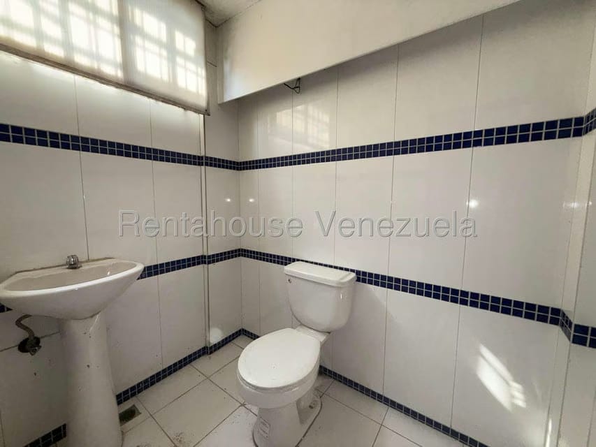 Comercial (Local Comercial) en Venta en Municipio Guaicaipuro, Miranda - 4