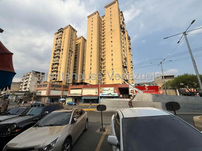 Comercial (Local Comercial) en Venta en Municipio Guaicaipuro, Miranda - 8