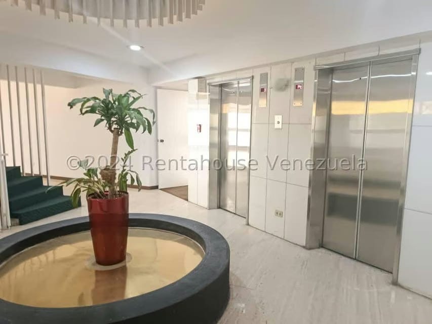 Apartamento (1 Nivel) en Venta en Cumbres de Curumo, Distrito Metropolitano - 29
