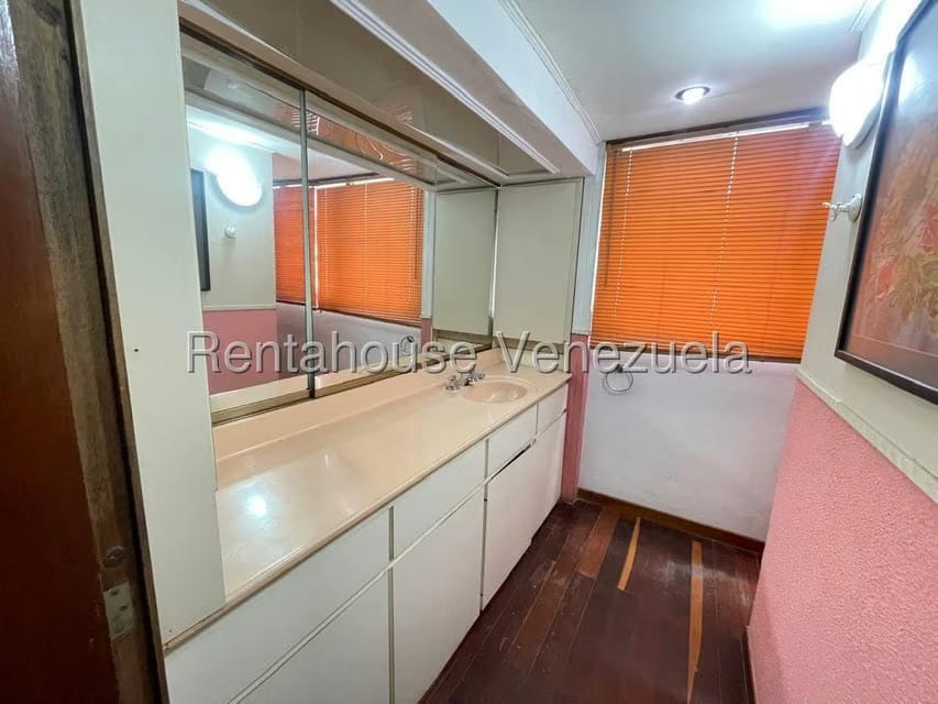 Apartamento (Duplex) en Venta en La Urbina, Distrito Metropolitano - 53