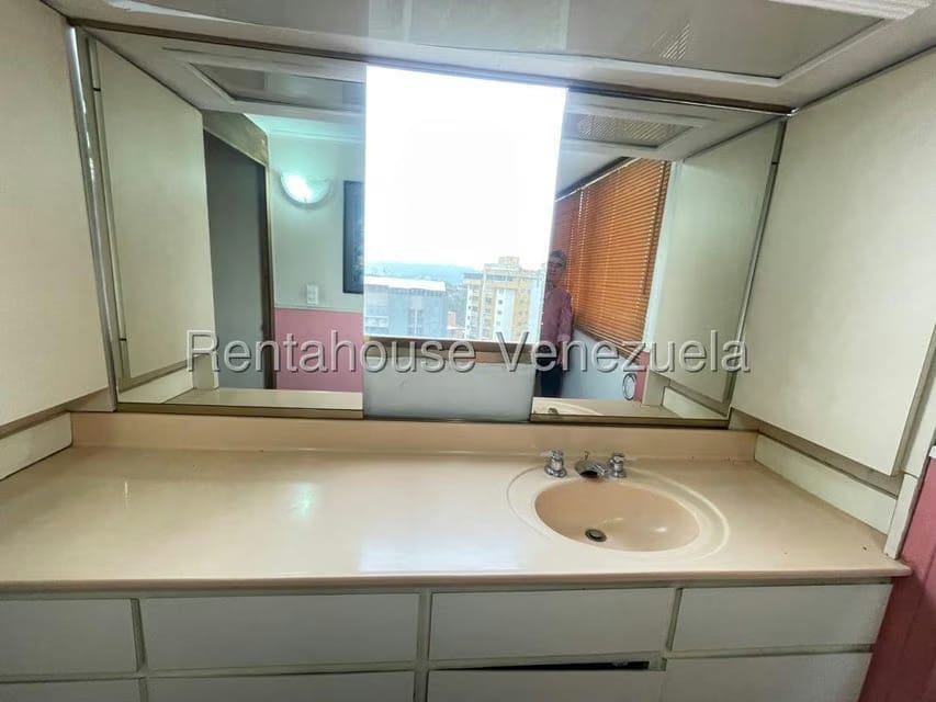 Apartamento (Duplex) en Venta en La Urbina, Distrito Metropolitano - 54