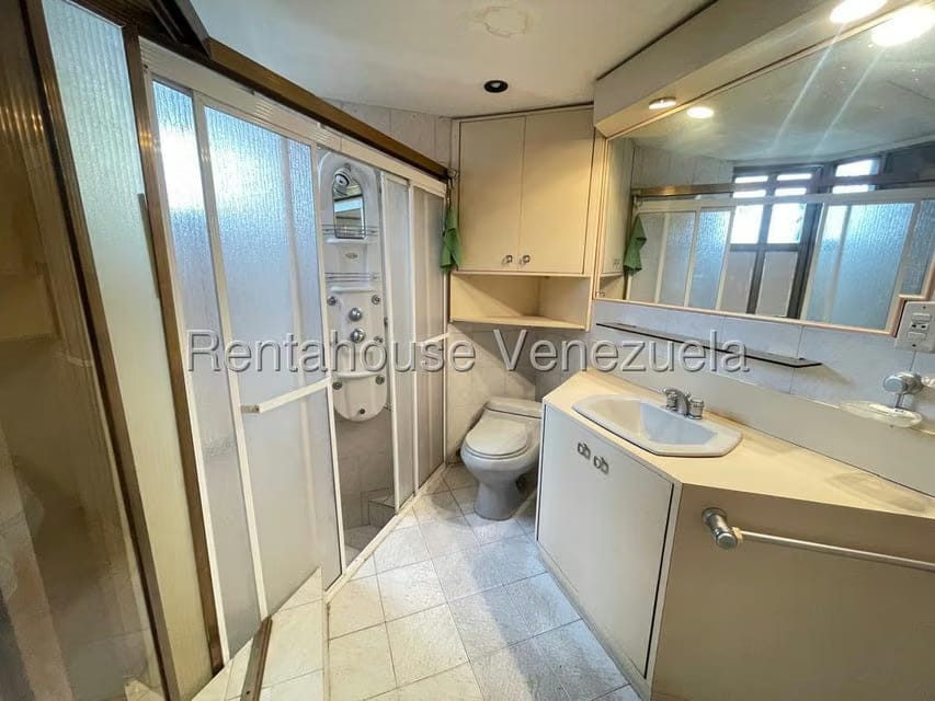 Apartamento (Duplex) en Venta en La Urbina, Distrito Metropolitano - 58