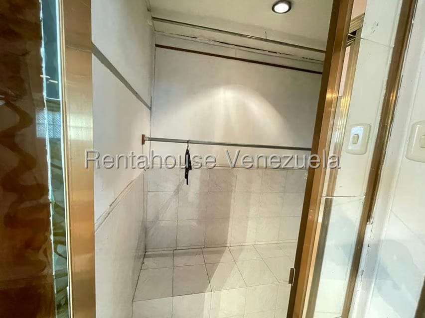 Apartamento (Duplex) en Venta en La Urbina, Distrito Metropolitano - 59