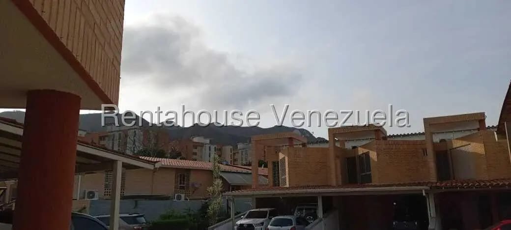 Townhouse (Duplex) en Alquiler en El Rincon, Carabobo - 33