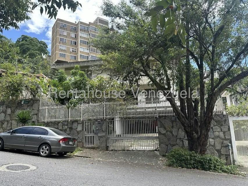 Casa (Duplex) en Venta en Colinas de Bello Monte, Distrito Metropolitano - 2