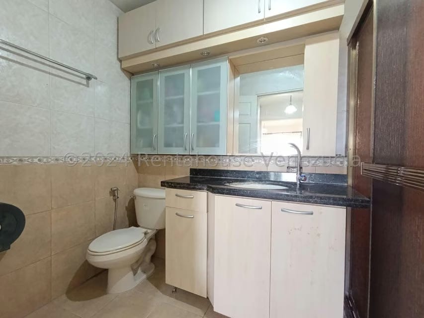 Casa (Multipes Niveles) en Venta en Los Guayabitos, Distrito Metropolitano - 25
