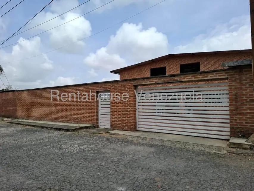 Comercial (Galpon - Deposito) en Venta en Turumo, Distrito Metropolitano