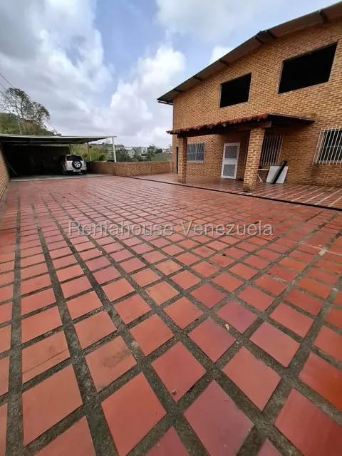 Comercial (Galpon - Deposito) en Venta en Turumo, Distrito Metropolitano - 2
