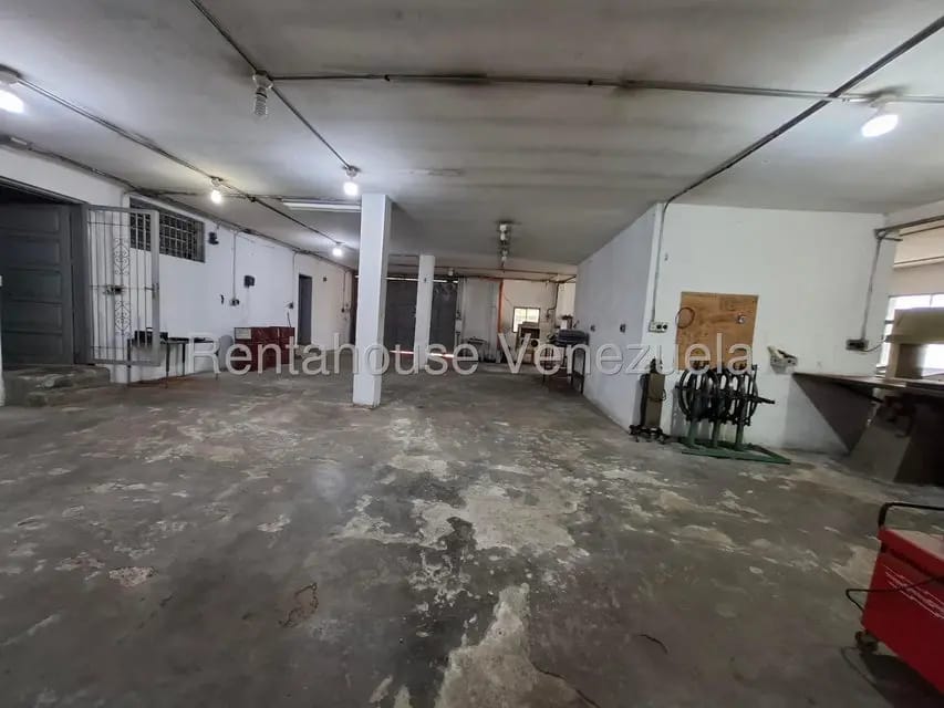 Comercial (Galpon - Deposito) en Venta en Turumo, Distrito Metropolitano - 16