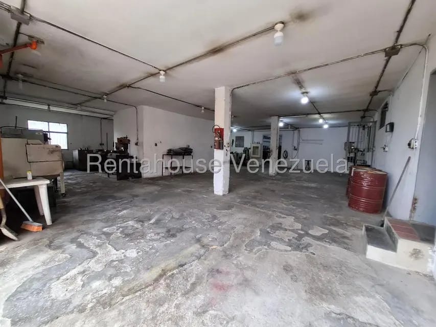 Comercial (Galpon - Deposito) en Venta en Turumo, Distrito Metropolitano - 19