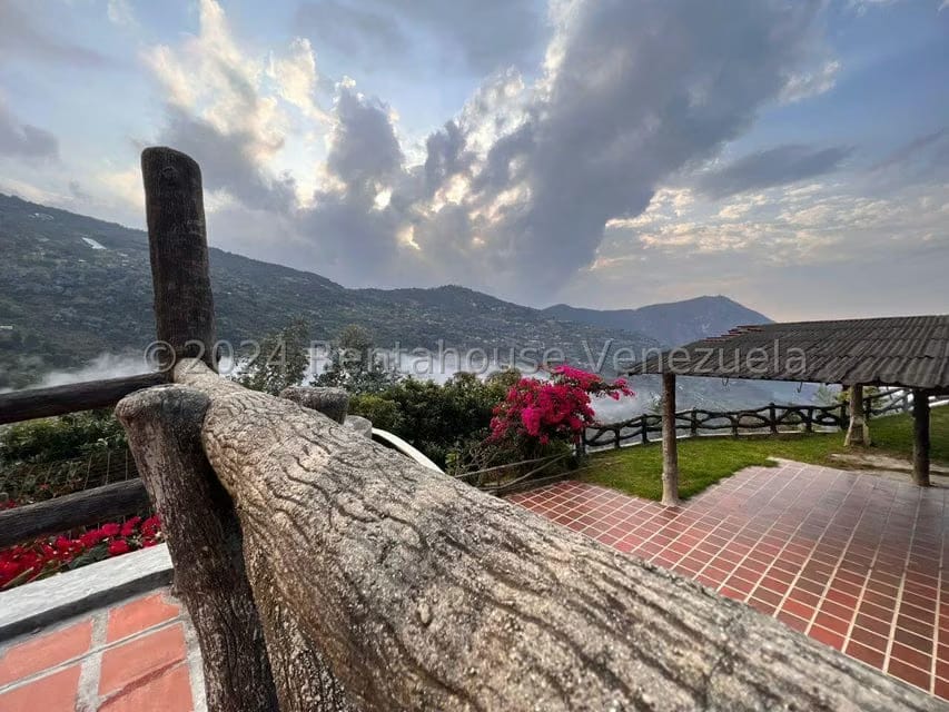 Casa (Duplex) en Venta en Galipan, Distrito Metropolitano - 28