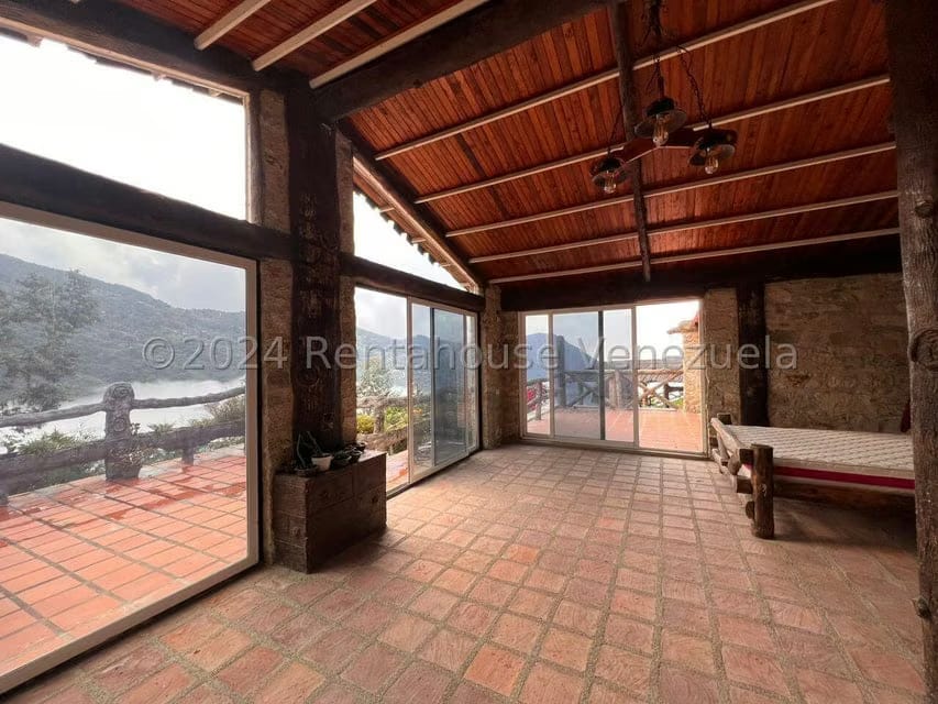 Casa (Duplex) en Venta en Galipan, Distrito Metropolitano - 36