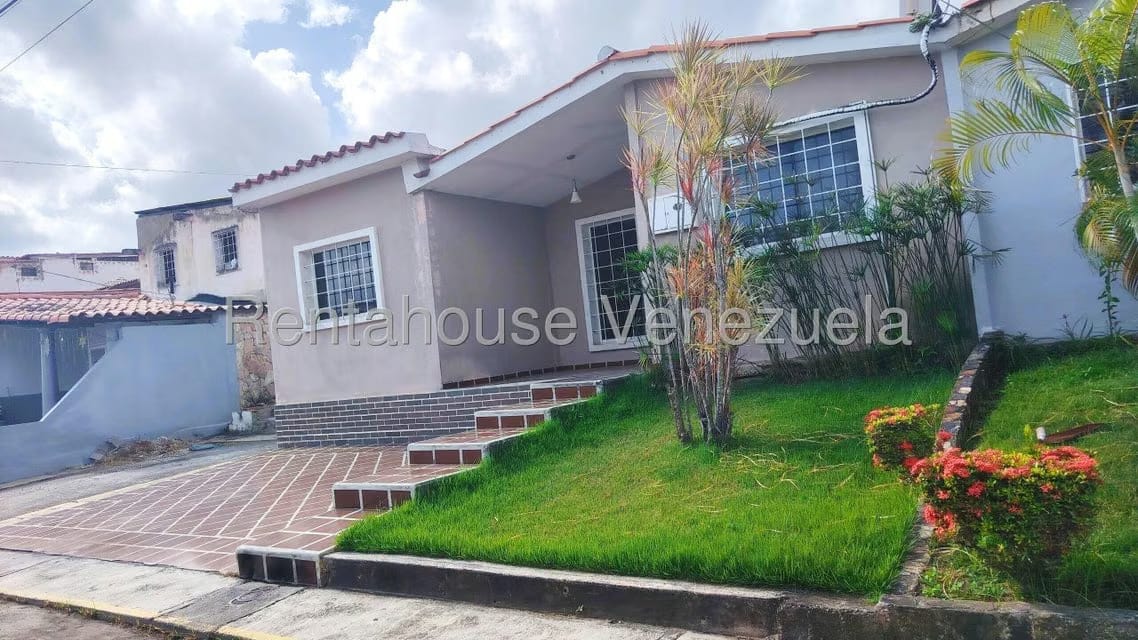 Casa (1 Nivel) en Venta en Prados del Golf, Lara - 2