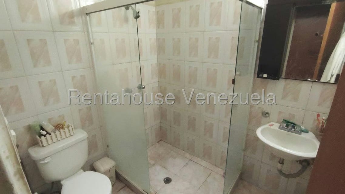 Casa (1 Nivel) en Venta en Prados del Golf, Lara - 14
