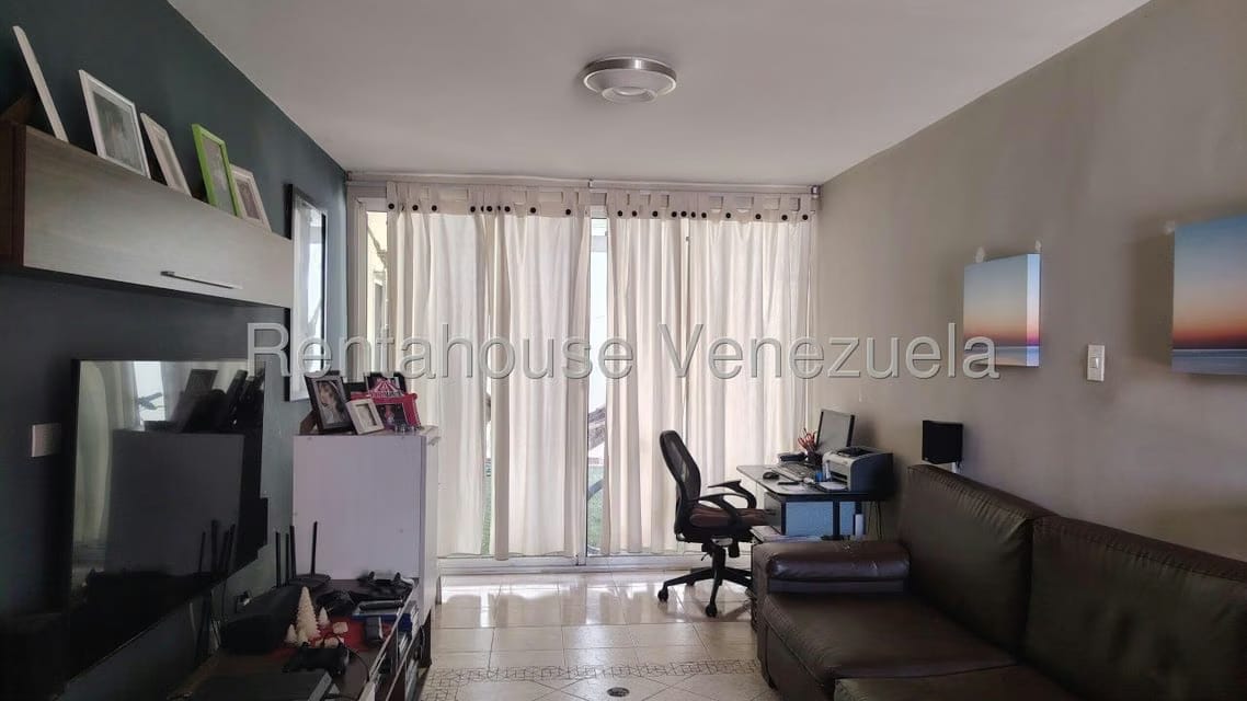 Casa (1 Nivel) en Venta en Prados del Golf, Lara - 3