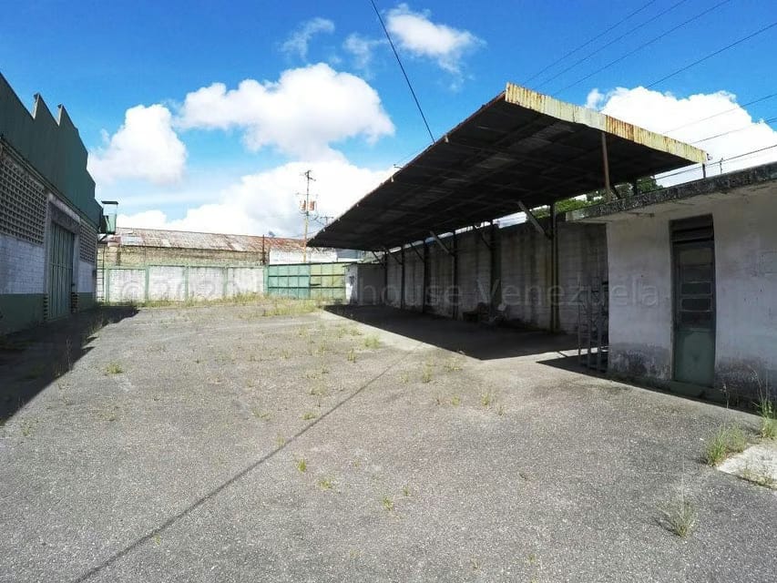 Comercial (Galpon - Deposito) en Venta en Mariche, Distrito Metropolitano - 32
