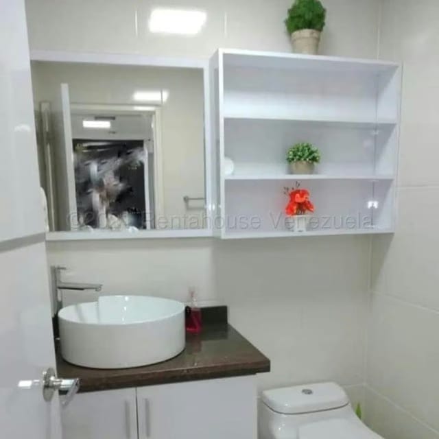 Comercial (Local Comercial) en Venta en Vega Arriba, Miranda - 5