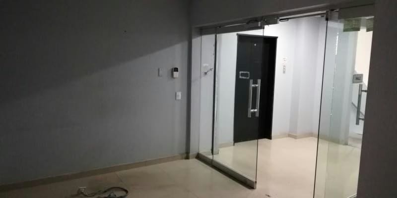 Comercial (Oficina) en Alquiler en Colinas de Bello Monte, Distrito Metropolitano - 3