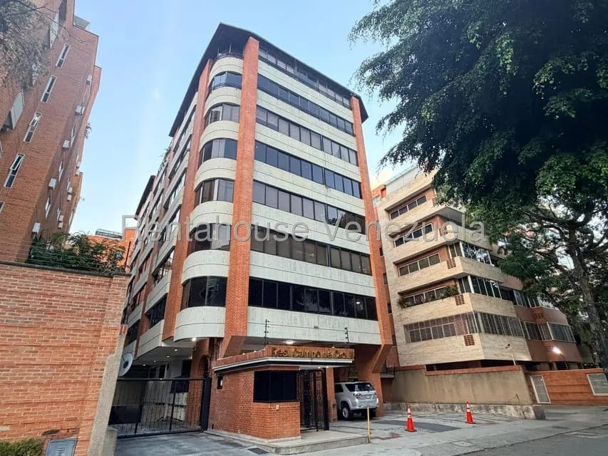 Apartamento (1 Nivel) en Alquiler en Campo Alegre, Distrito Metropolitano - 2