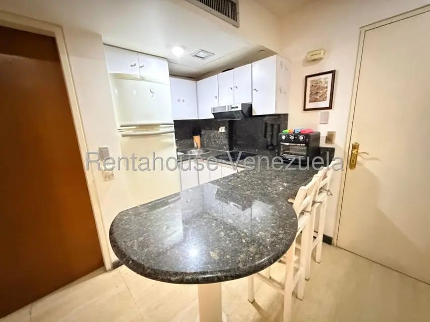 Apartamento (1 Nivel) en Alquiler en Campo Alegre, Distrito Metropolitano - 12