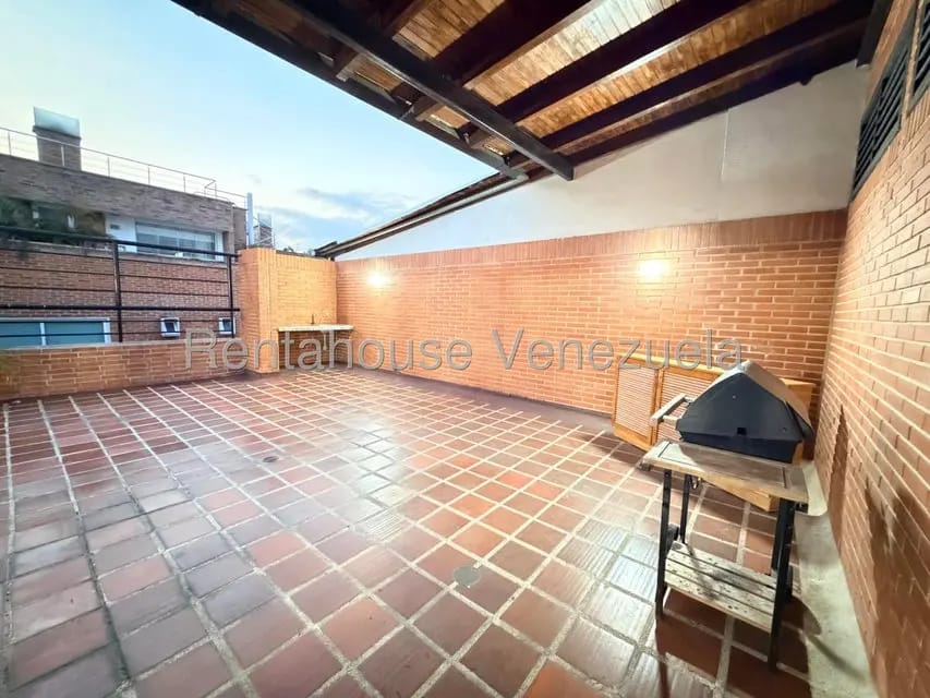 Apartamento (1 Nivel) en Alquiler en Campo Alegre, Distrito Metropolitano - 17