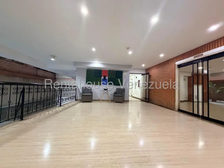 Apartamento (1 Nivel) en Alquiler en Campo Alegre, Distrito Metropolitano - 4