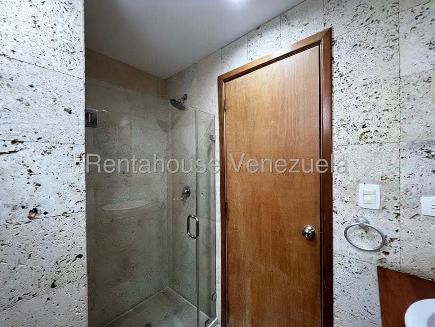Apartamento (1 Nivel) en Alquiler en Escampadero, Distrito Metropolitano - 14