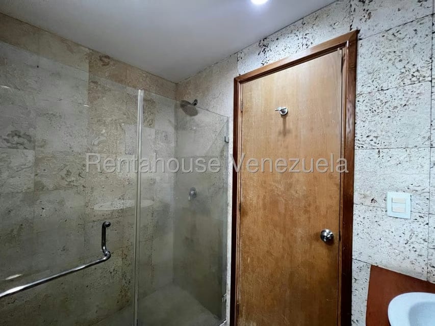 Apartamento (1 Nivel) en Alquiler en Escampadero, Distrito Metropolitano - 18