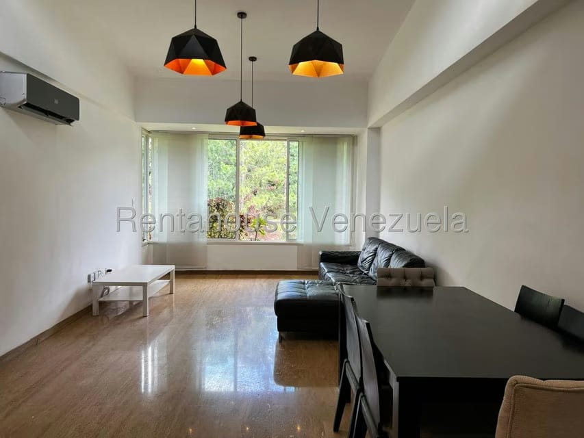 Apartamento (1 Nivel) en Alquiler en Escampadero, Distrito Metropolitano - 3