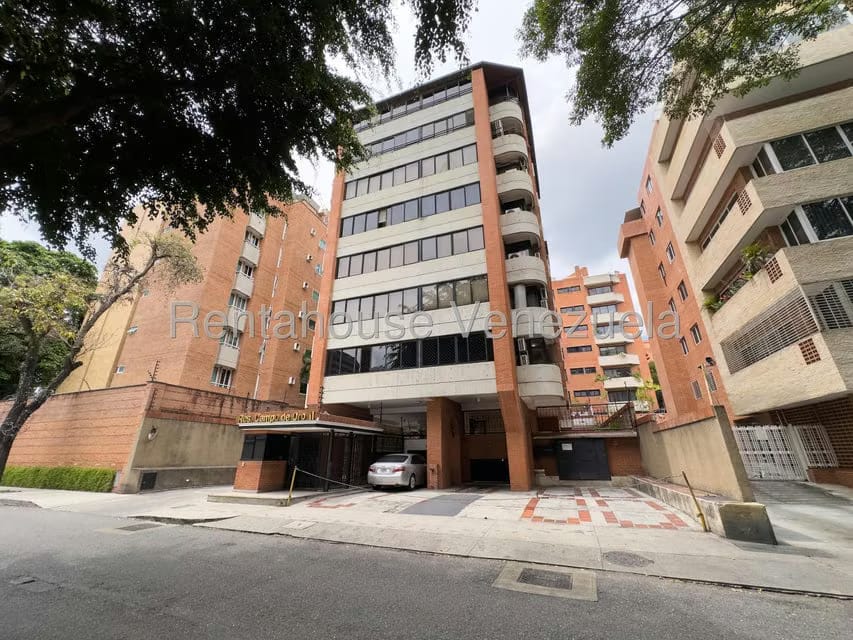 Apartamento (1 Nivel) en Alquiler en Campo Alegre, Distrito Metropolitano