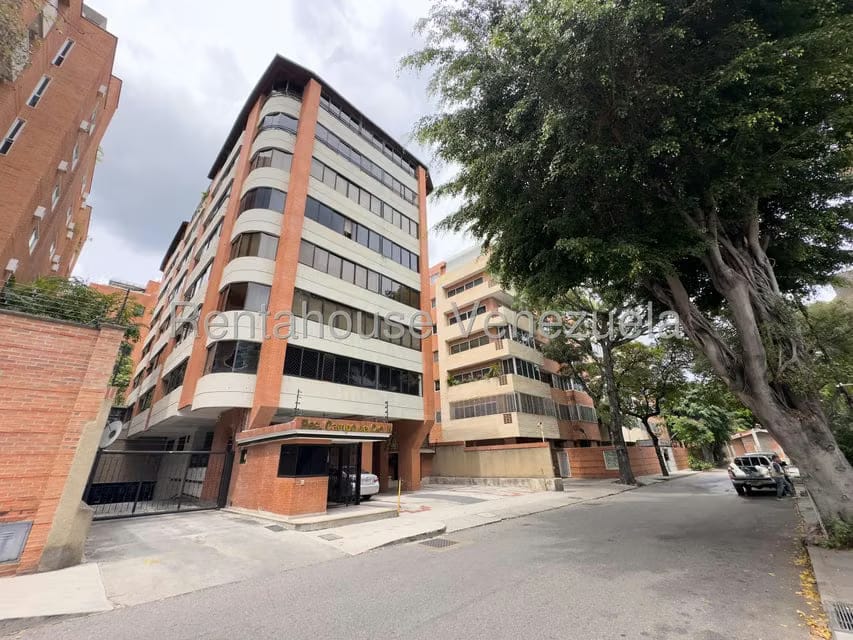 Apartamento (1 Nivel) en Alquiler en Campo Alegre, Distrito Metropolitano - 2