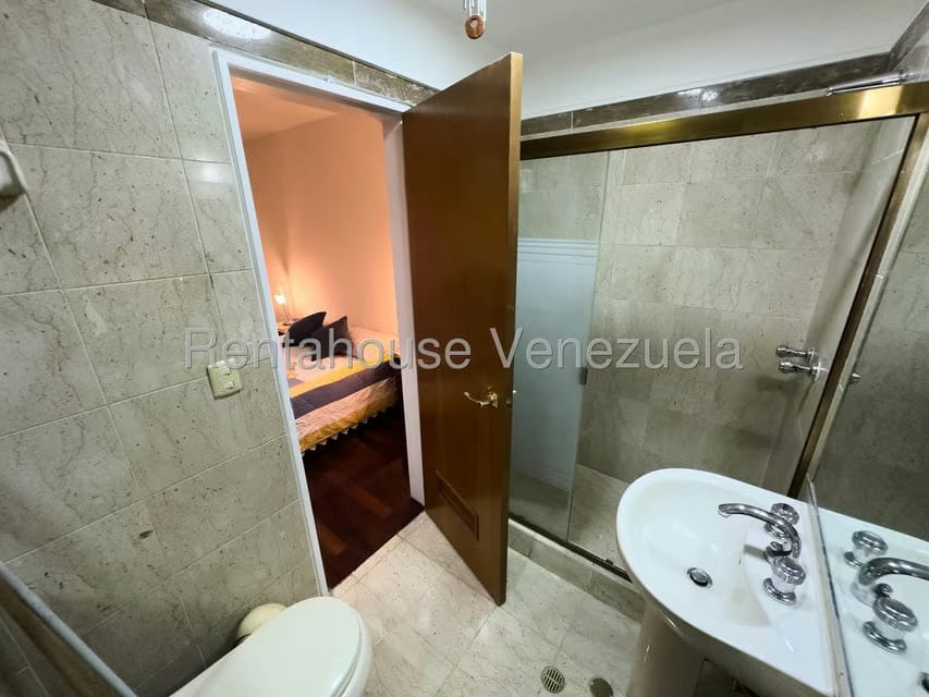 Apartamento (1 Nivel) en Alquiler en Campo Alegre, Distrito Metropolitano - 13