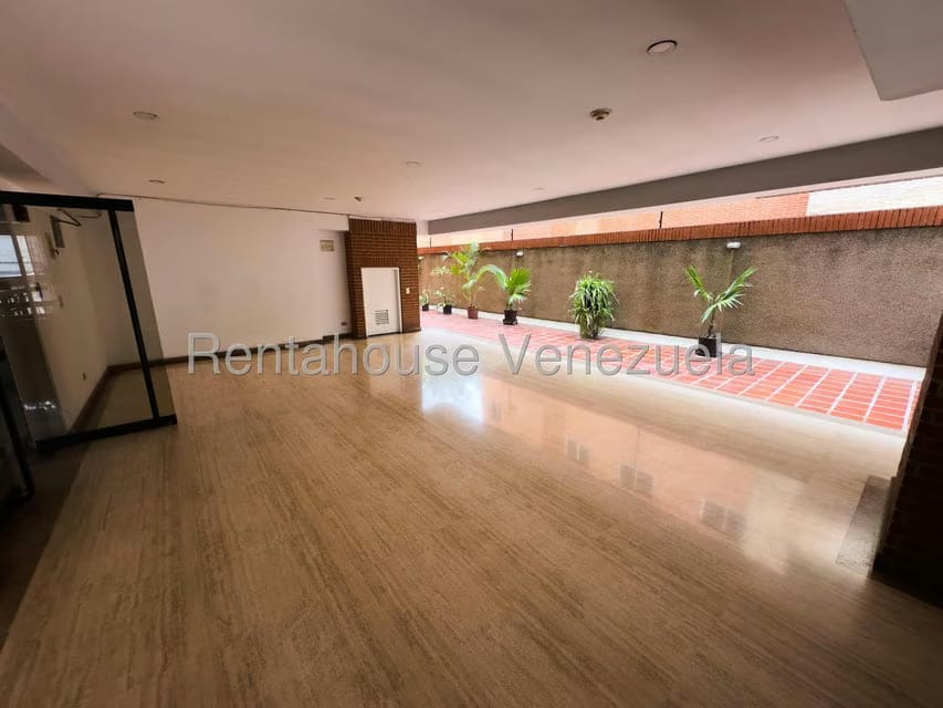 Apartamento (1 Nivel) en Alquiler en Campo Alegre, Distrito Metropolitano - 4