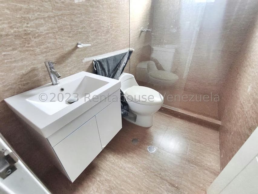 Townhouse (Multiples Niveles) en Venta en Loma Linda, Distrito Metropolitano - 16