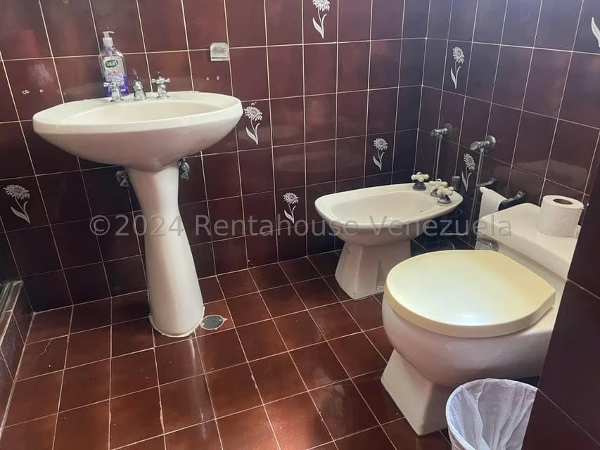 Casa (Duplex) en Venta en Los Naranjos del Cafetal, Distrito Metropolitano - 16
