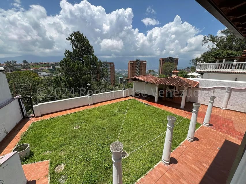 Casa (Duplex) en Venta en Los Naranjos del Cafetal, Distrito Metropolitano - 4