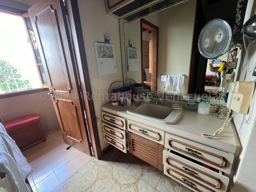 Casa (Duplex) en Venta en Los Naranjos del Cafetal, Distrito Metropolitano - 32