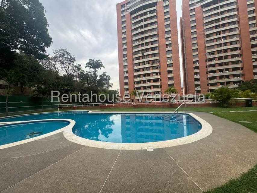 Apartamento (1 Nivel) en Venta en Colinas de Los Chaguaramos, Distrito Metropolitano - 2