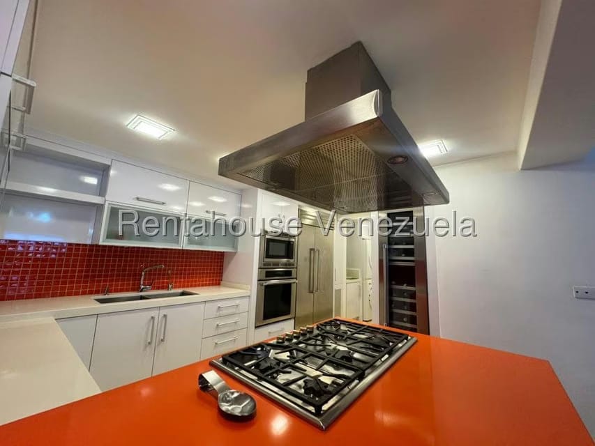 Apartamento (1 Nivel) en Venta en Colinas de Los Chaguaramos, Distrito Metropolitano - 13