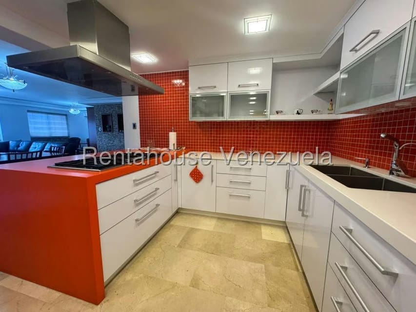 Apartamento (1 Nivel) en Venta en Colinas de Los Chaguaramos, Distrito Metropolitano - 16