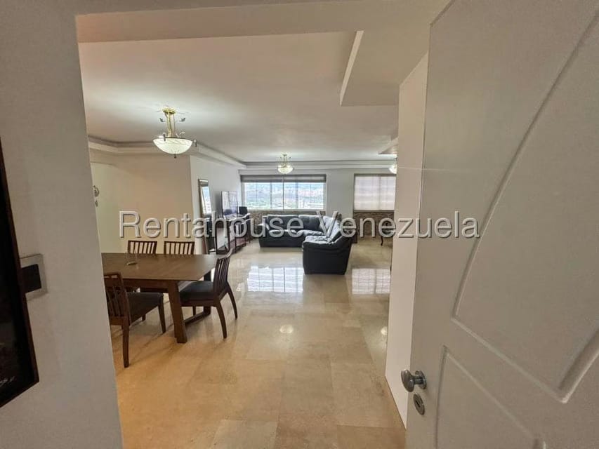 Apartamento (1 Nivel) en Venta en Colinas de Los Chaguaramos, Distrito Metropolitano - 3