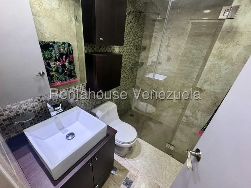 Apartamento (1 Nivel) en Venta en Colinas de Los Chaguaramos, Distrito Metropolitano - 21