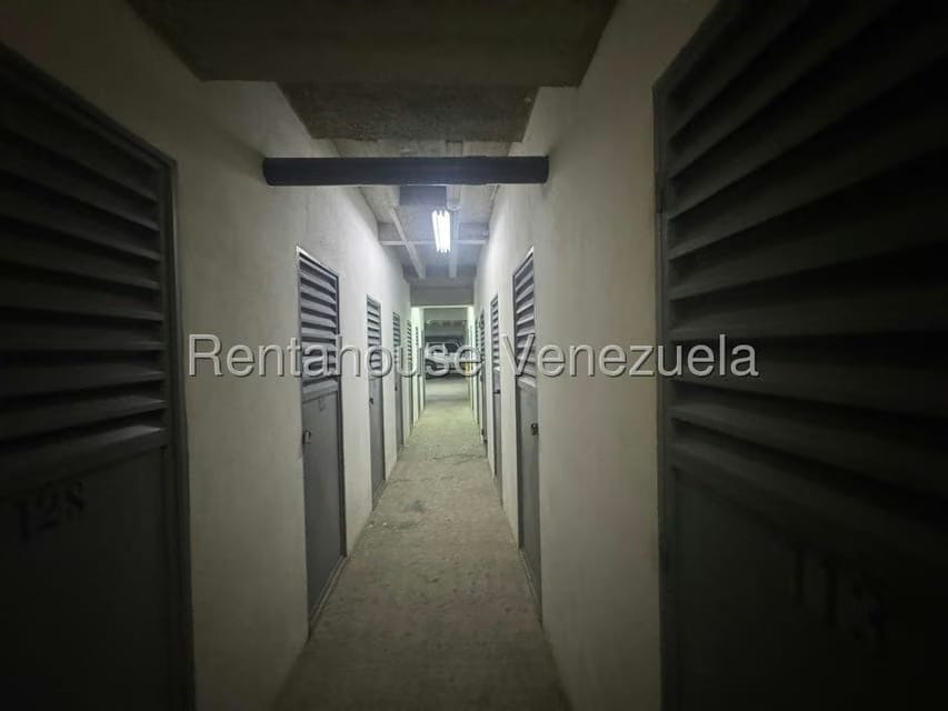 Apartamento (1 Nivel) en Venta en Colinas de Los Chaguaramos, Distrito Metropolitano - 29