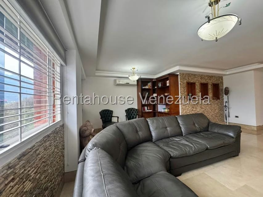 Apartamento (1 Nivel) en Venta en Colinas de Los Chaguaramos, Distrito Metropolitano - 7