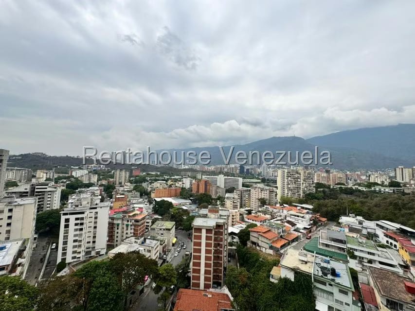 Apartamento (1 Nivel) en Venta en Colinas de Los Chaguaramos, Distrito Metropolitano - 9