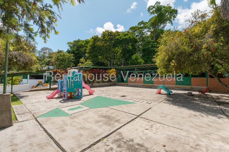 Terreno (Comercial) en Venta en Oripoto, Distrito Metropolitano - 36