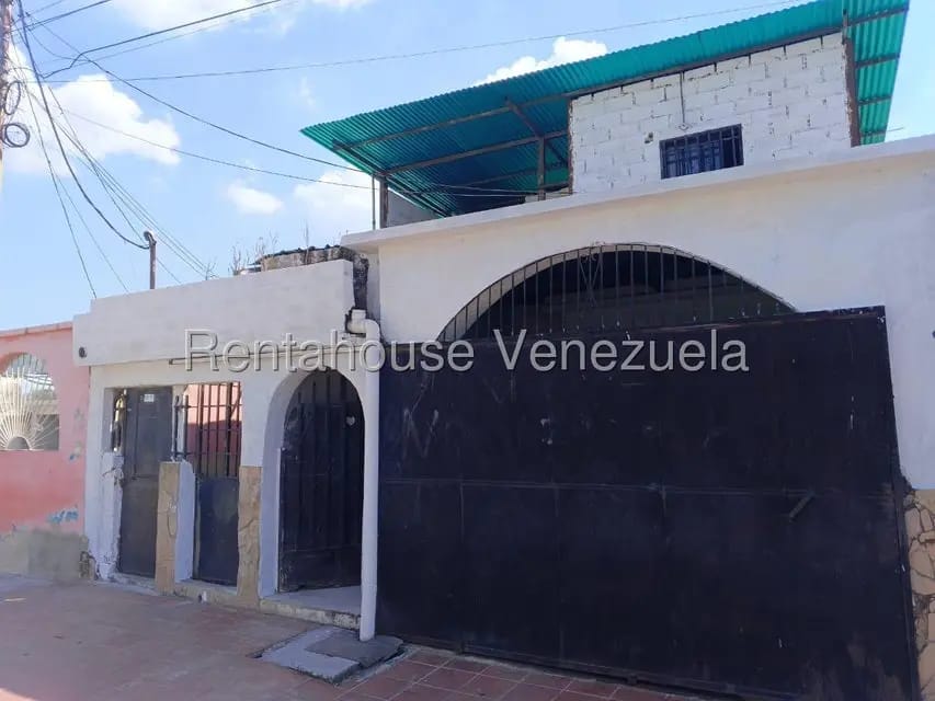 Casa (Multipes Niveles) en Venta en Santa Rosa, Carabobo