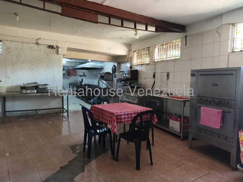 Comercial (Local Comercial) en Venta en Centro de Charallave, Miranda - 26