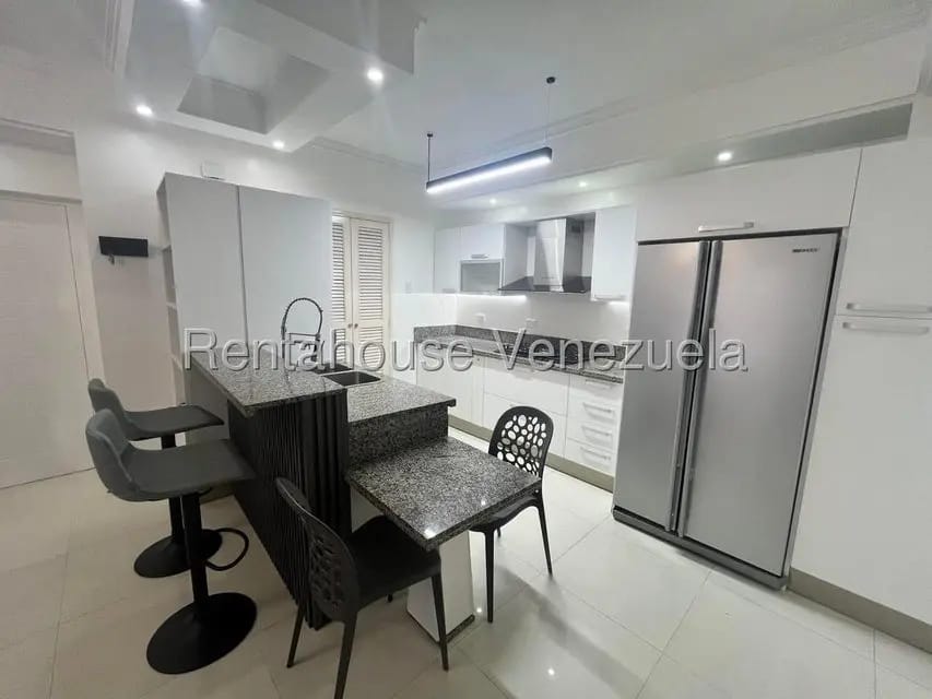 Apartamento (1 Nivel) en Alquiler en La Lago, Zulia - 17